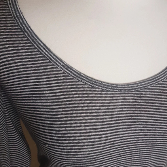 Brandy Melville light high  lo striped scoop neck hooded top - Picture 2 of 9